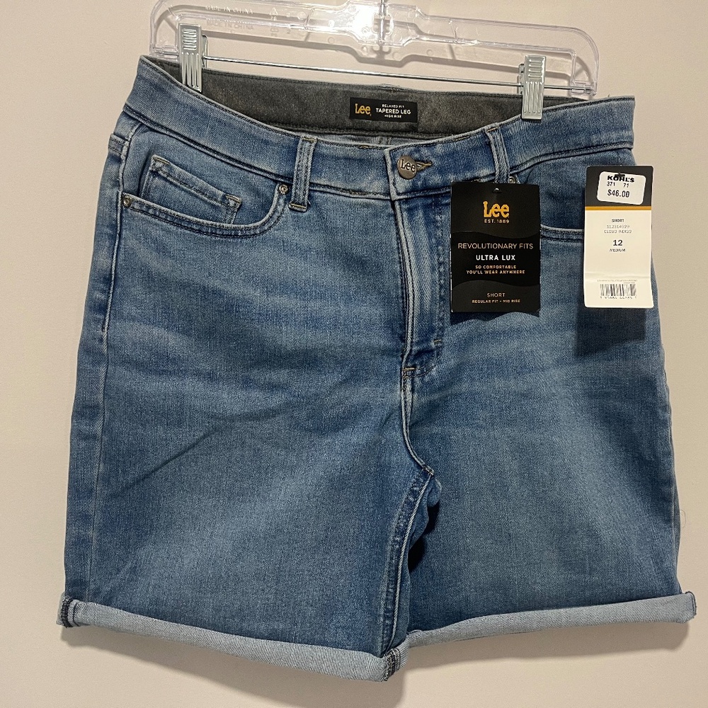 Lee Relax Fit, Tapered Leg, High-Rise, Shorts, Size 12 Medium, NWT